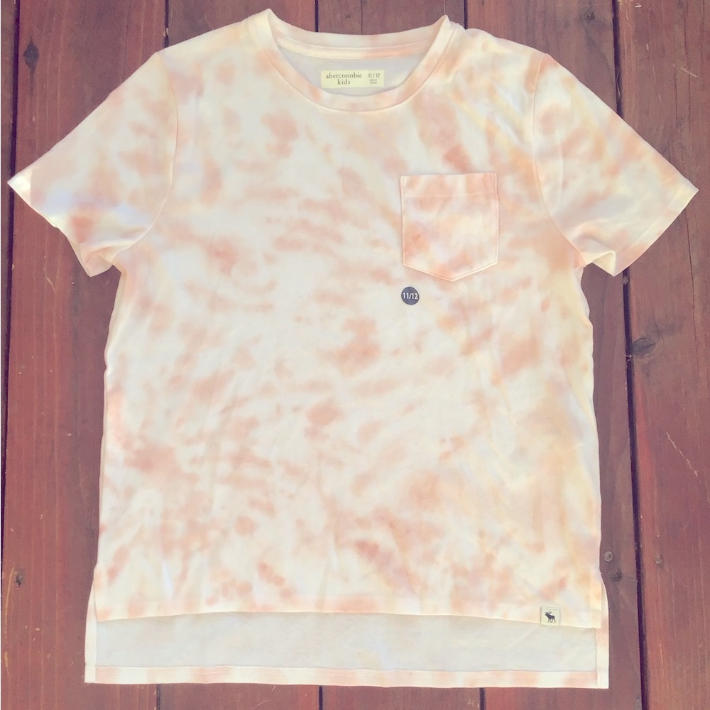 Tie-dye pink and white summery t-shirt